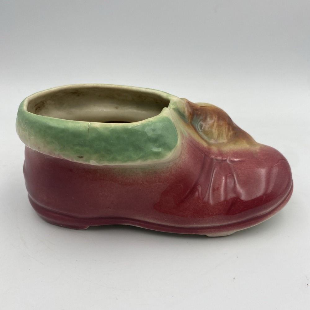 Vintage Shawnee Pottery Cat Kitten Curled Up With Boot Shoe Planter Red Green - Picture 2 of 7